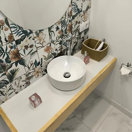 Con Entrada Independiente * Виго